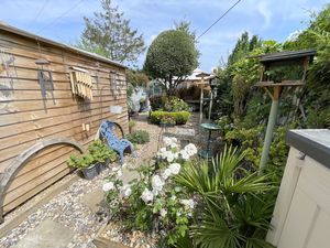 Silcott Street- click for photo gallery